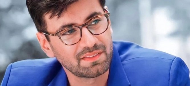 Ghanshy02149490's tweet photo. Dear KV Haters 😏 

Let me tell you first that l am and we all shakhians are blind fans of KV so don't spread fake news about KV Ok 😌You can understand you can better understand

We all love KV ❤️ and we know he never tells a lie 
Lots of love KV
#KaranvirSharma 
#SAAKM
#ShaKhi https://t.co/b9D52xxmGK