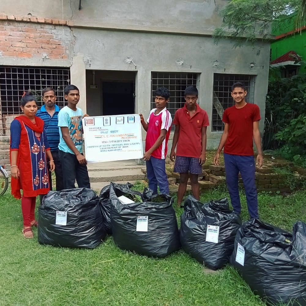 DiamondMyBharat's tweet photo. Cleanliness is the only solution to stay away from diseases.

#CleanIndia
#SwachhaBharat
#AzadiKaAmritMahotsav
#CleanIndia #swachbharat #cleanindiamission #garbage #noplasticwaste #noplastic #removeplastic https://t.co/LFfCqw99W2
