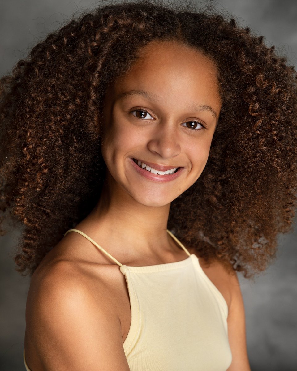 PhotographyNDC's tweet photo. Wonderful having Sienna in the studio recently! 🤩📸 https://t.co/1c3dgWvT5Q