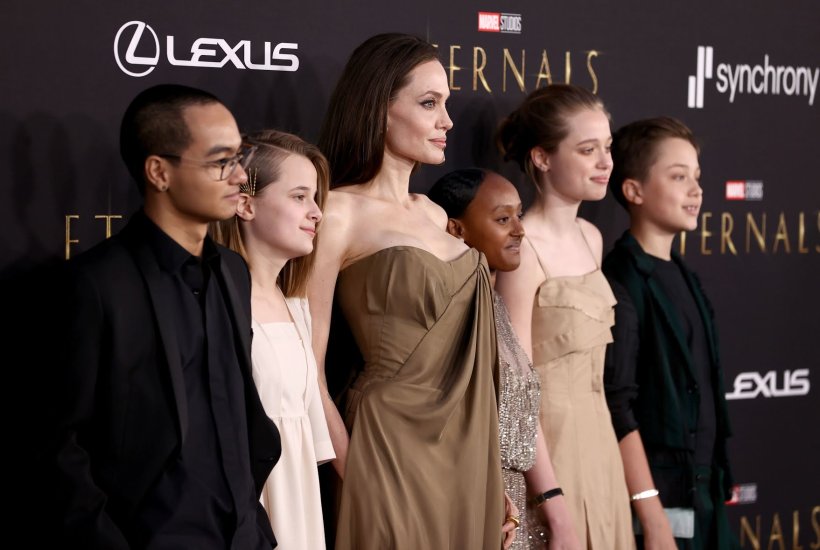 joliebad's tweet photo. Angelina Jolie and her kids at Marvel Studios' Eternals premiere https://t.co/yMcs25cSfV
