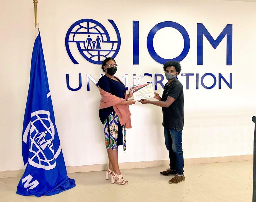 IOM is working with youth groups
on migration issues &amp; to advocate for the ratification of the continental #FreeMovementProtocol. 

Thanks to Model African Union Ethiopia (MAU-ET) and Nile Youth Development Actions (NYDA) for completing simulation exercises on the work IOM does.