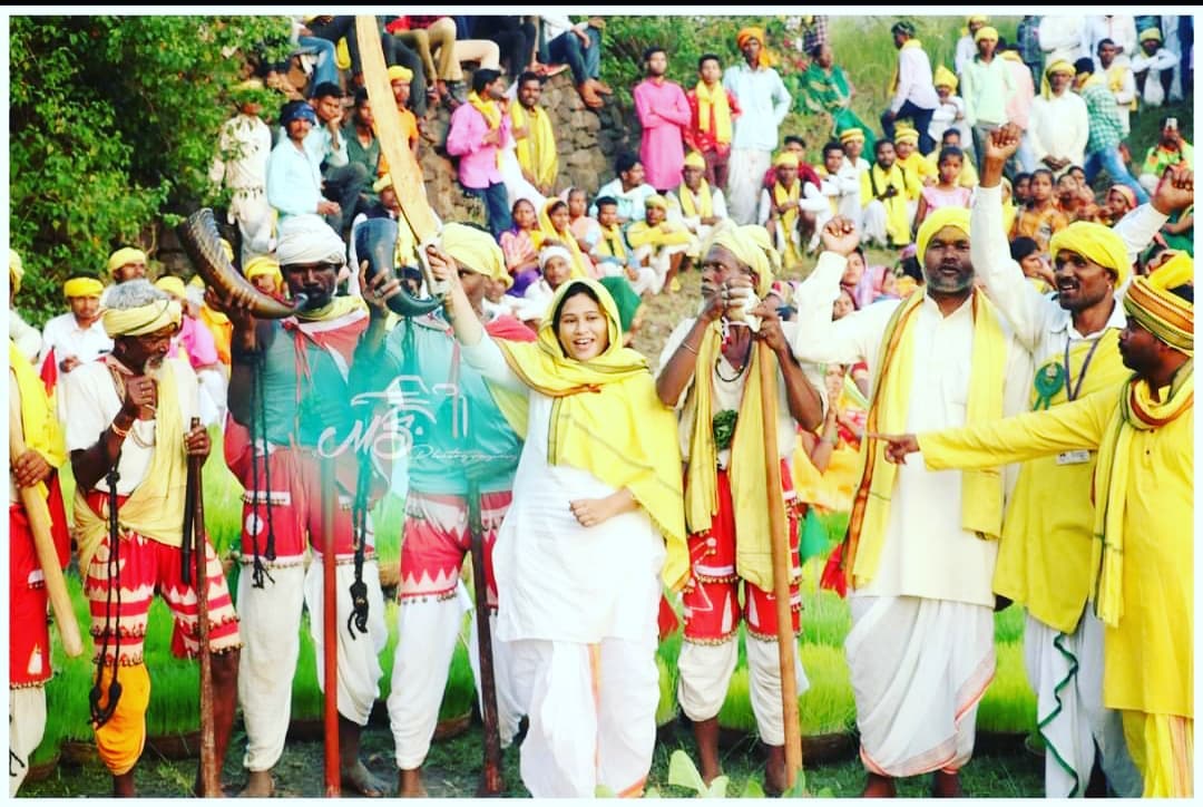 DevanshuAhakey's tweet photo. 😎पहले भी आदिवासी थे,

😎कल भी आदिवासी ही रहेंगे,

😎ना हमारी कोई ☝️जगह ले सकेगा,

😎ना हम उसे अपनी ☝️जगह लेने देंगे।
@UO6NXu2GKMW5xcz @AhakeySuneel @DhurveyTulsi @Bhagvateebheel @KannojMahendra @BattiMonika https://t.co/E6ebJT8ZBI