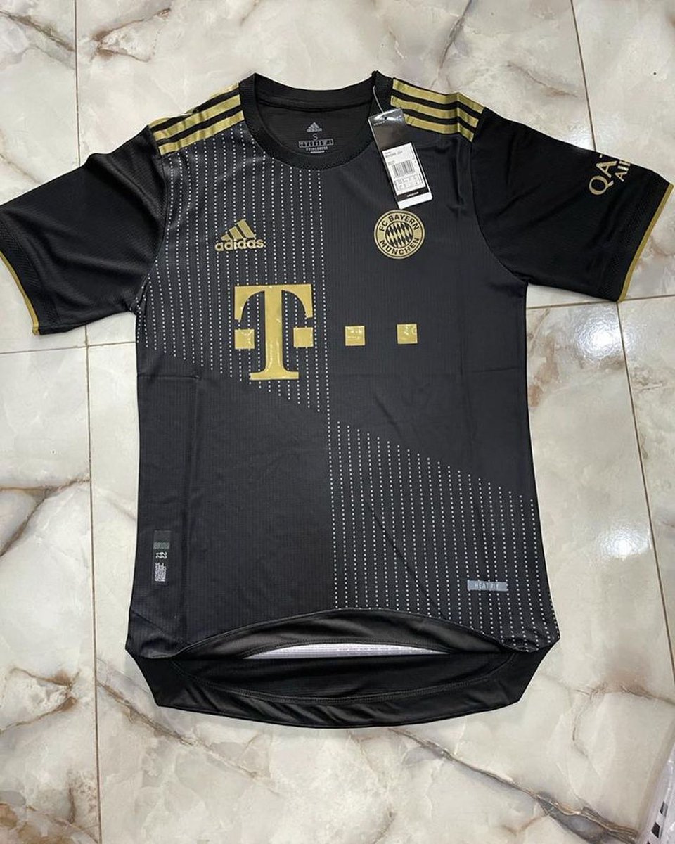 Thebolajii's tweet photo. @NaijaPidgin_ Buy jersey
#Godgodoam https://t.co/GAw4pt0wMC