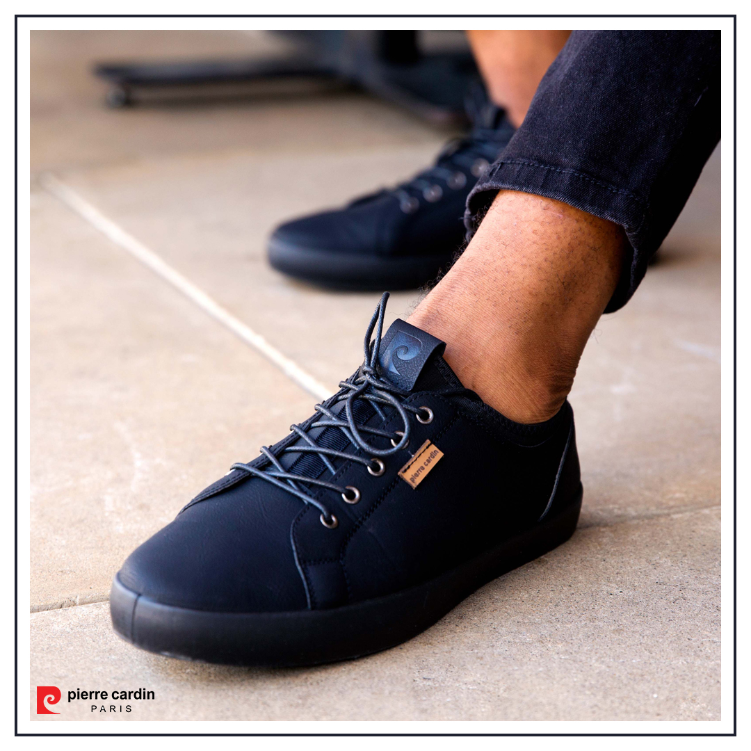 JohnCraigSA's tweet photo. These Pierre Cardin sneakers are every-day casuals. It pairs perfectly with jeans and a tee. A sneaker that reigns supreme in a casual work environment with an added style.
#PierreCardin #sneakers #everydaycasuals #extrastyle https://t.co/uRFTVecYiJ