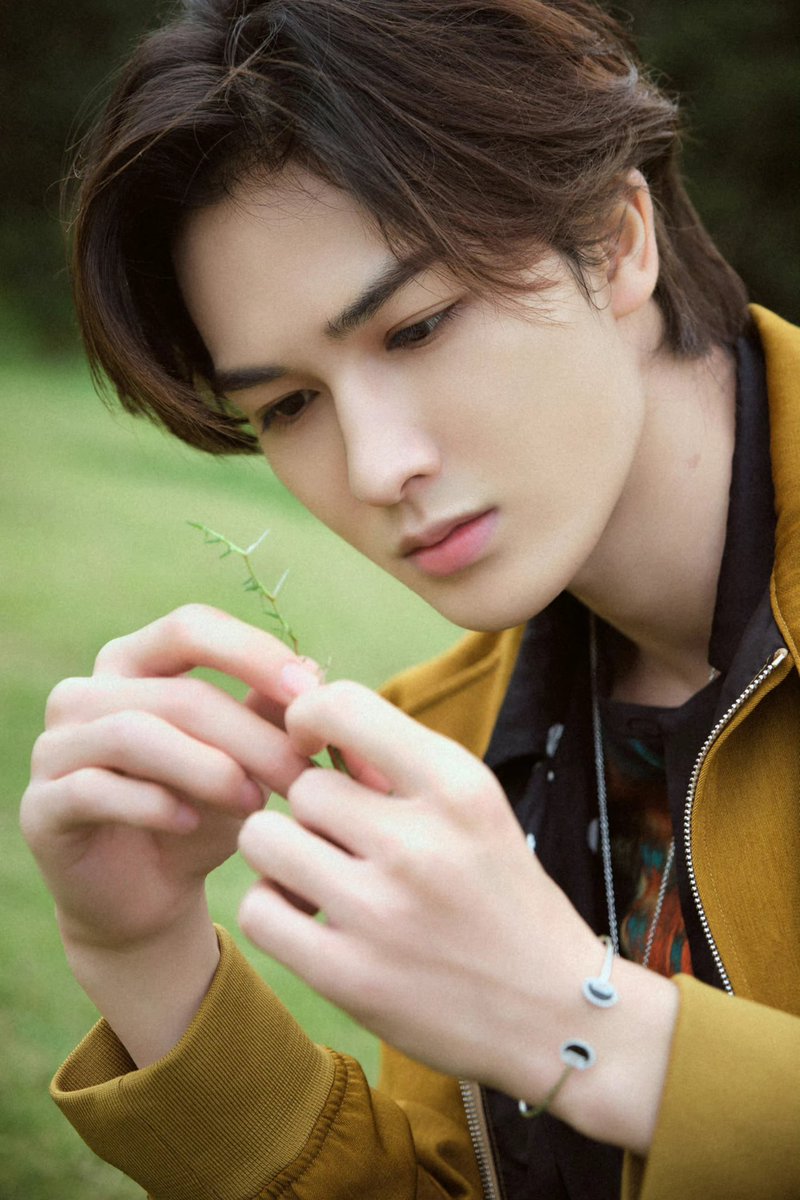 TheoZhengtingTH's tweet photo. 我们恋爱吧 Weibo Update 

ก้าวเดินไปบนสนามหญ้าเขียวขจี
ดูต้นไม้วบหญ้าที่ย้อมด้วยฤดูใบไม้ร่วง
ส่งมอบภาพใหม่สำหรับรายการ我们恋爱吧3
พรุ่งนี้ 12:00 อย่าลืมมาฟินความหวานไปด้วยกัน
-1-

©️我们恋爱吧官博
#RelationshipS3
#朱正廷 #ZhuZhengting #จูเจิ้งถิง https://t.co/7HMurp3UCj