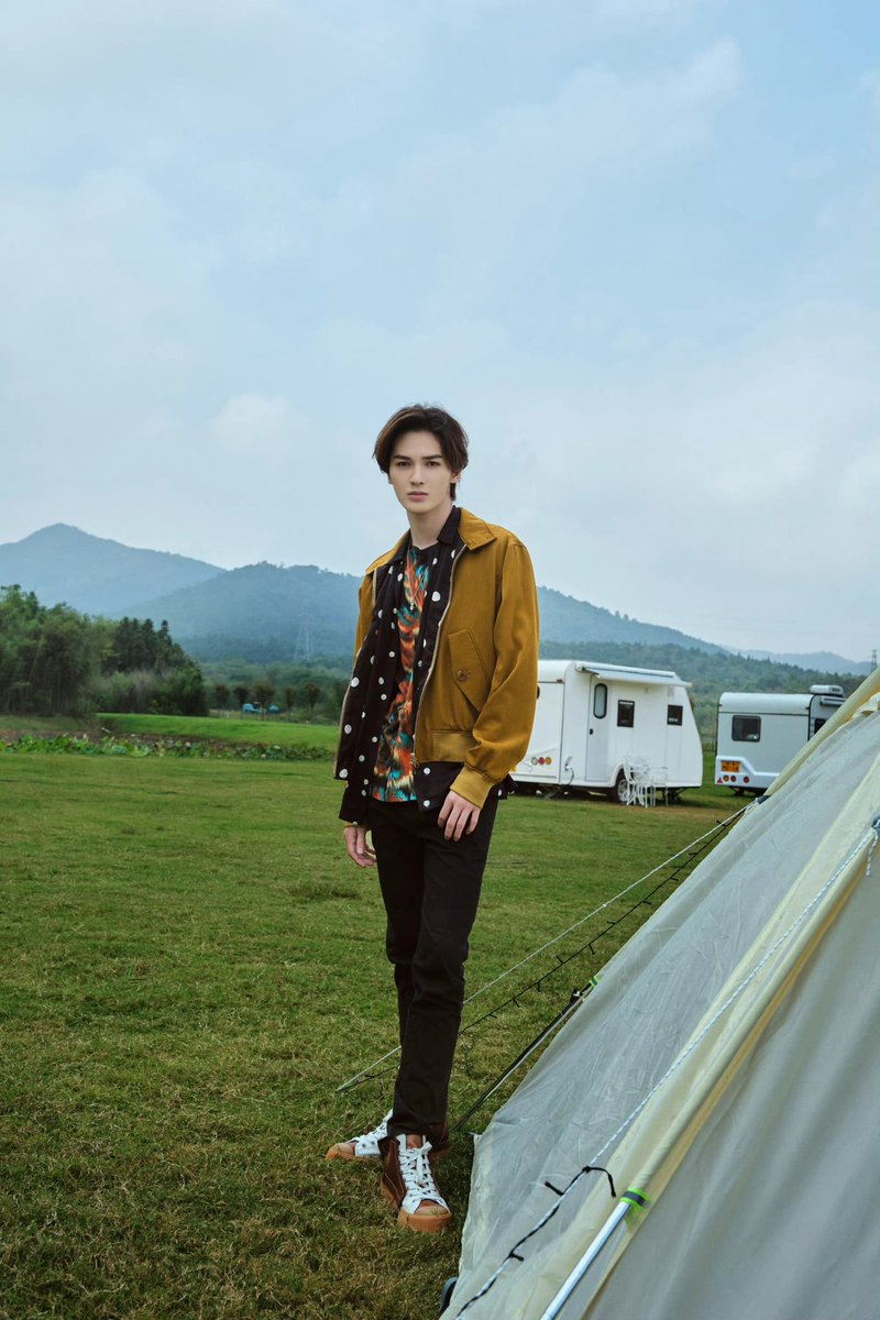 TheoZhengtingTH's tweet photo. 我们恋爱吧 Weibo Update 

ก้าวเดินไปบนสนามหญ้าเขียวขจี
ดูต้นไม้วบหญ้าที่ย้อมด้วยฤดูใบไม้ร่วง
ส่งมอบภาพใหม่สำหรับรายการ我们恋爱吧3
พรุ่งนี้ 12:00 อย่าลืมมาฟินความหวานไปด้วยกัน
-3-

©️我们恋爱吧官博
#RelationshipS3
#朱正廷 #ZhuZhengting #จูเจิ้งถิง https://t.co/KfI6QxecdX