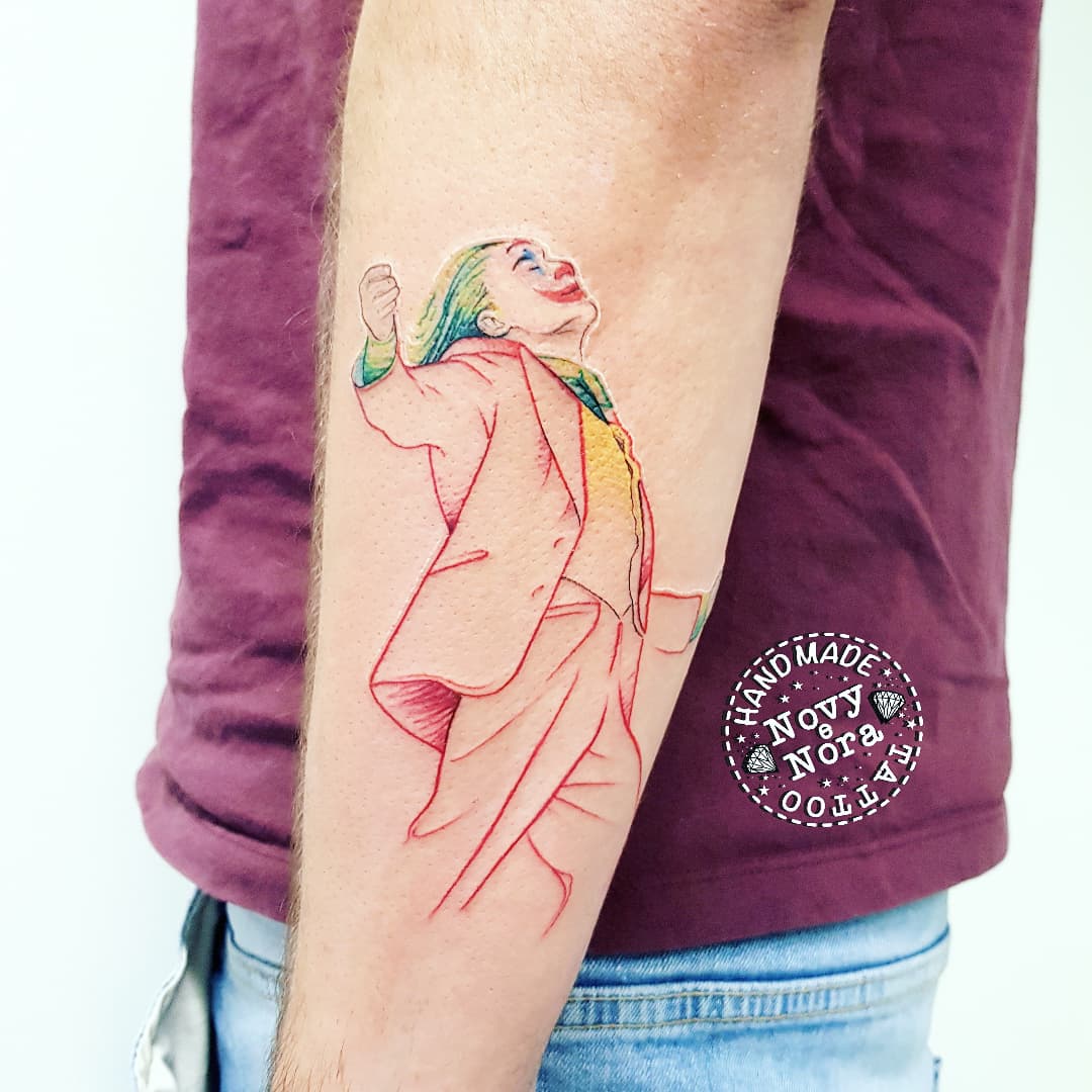 novy_tattoo's tweet photo. Joker 🃏
#line #colours #joker #jokertattoo #handmadetattoostudio #carpi #ink #art #tattoo #tattooedmen #onmyskin #indelible #inkedman #dccomics #batman #batmantattoo #crazy #pazzia #tattooline #eternalink #jokerbatman #🃏 https://t.co/V0cvWlPmI9
