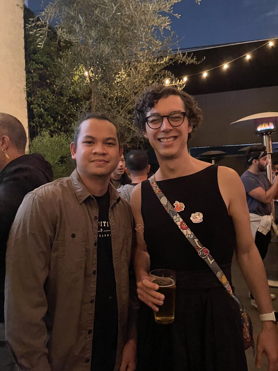 LeAldrinnn's tweet photo. 7 hour drive was worth it! #axiemeetup @AxieInfinity @Jihoz_Axie @brycent @ZyoriTV https://t.co/6u6QVSdDOJ