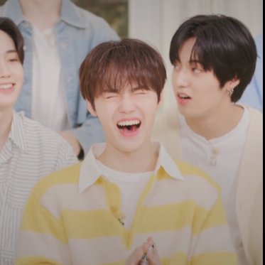 somsmum's tweet photo. dobby is the human embodiment of "😆" emoji
#도영 #DOYOUNG @treasuremembers https://t.co/eQxXUWa5pW