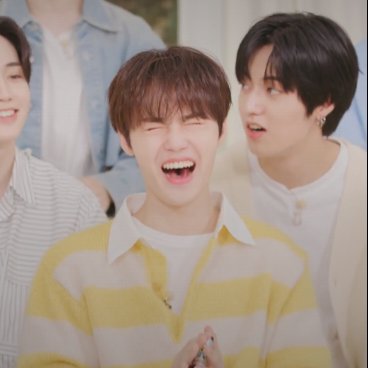 somsmum's tweet photo. dobby is the human embodiment of "😆" emoji
#도영 #DOYOUNG @treasuremembers https://t.co/eQxXUWa5pW