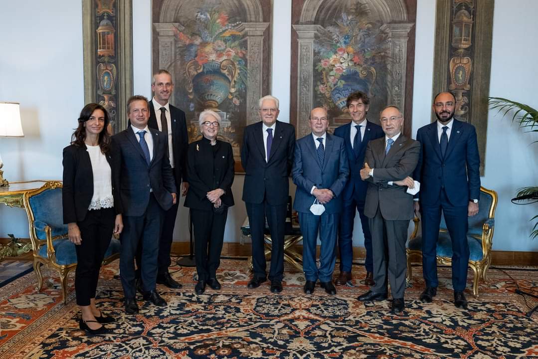 FRBiomedica's tweet photo. Il Presidente della Repubblica Sergio Mattarella ha ricevuto una delegazione della nostra Fondazione.
"È stato un onore e un privilegio incontrare il Presidente - ha commentato il prof. Pagano - e trasmettergli la dedizione e l’entusiasmo con cui svolgiamo il nostro lavoro". https://t.co/Vt1p1vZE9M
