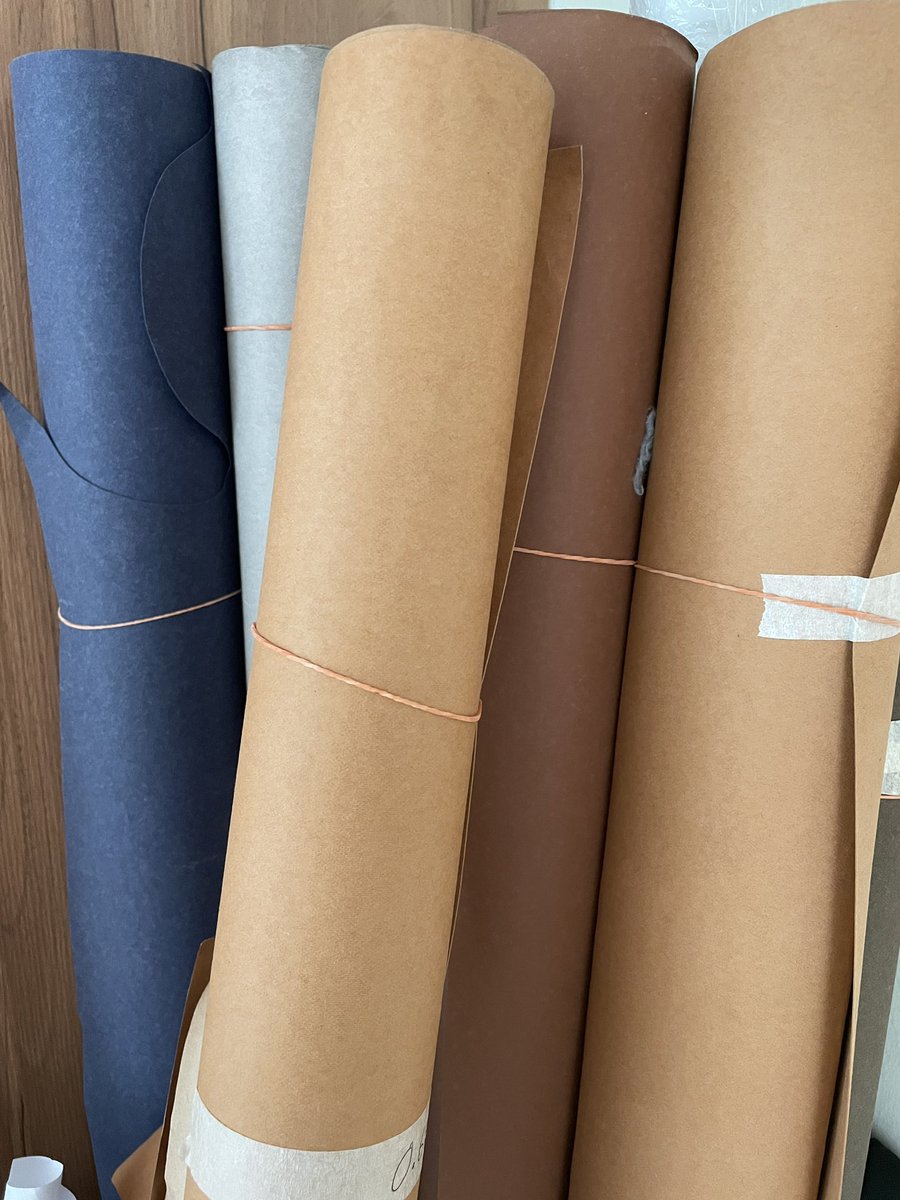 eLseArts's tweet photo. Leather like paper, paper like fabric. 

#krafttex #wearableart #sustainablefashion https://t.co/Aip7WpJwzi