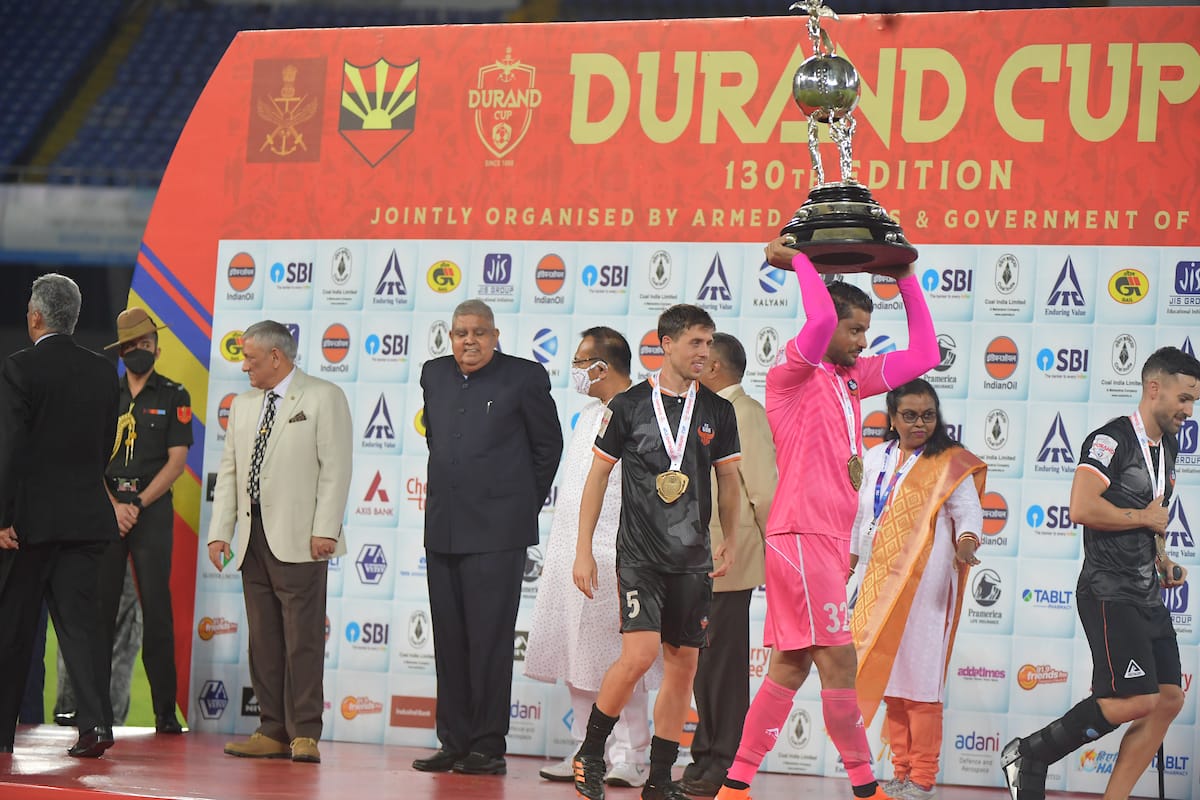 thedurandcup's tweet photo. We bring before you the scenes from the Prize distribution cermony of the Durand Cup 2021 finals‼️🏆⚽
@MohammedanSC 🆚 @FCGoaOfficial
#DurandCup2021 #130thedition #Kolkata #footballtournament #aiff #cherrytree #MDSP #JaanJaanMohammedan #FCG #RiseAgain #MDSPFCG https://t.co/tA1QubpSmr