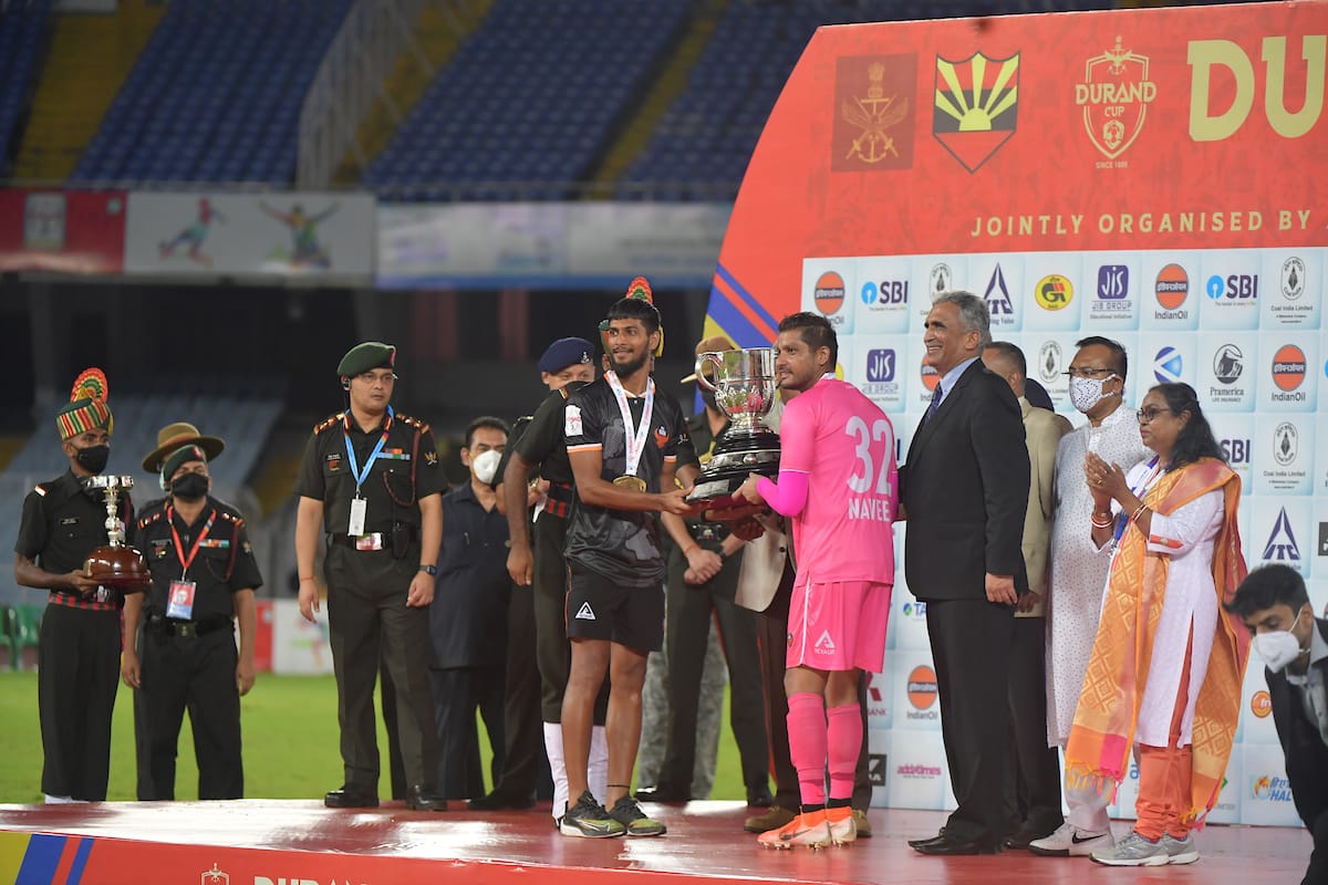 thedurandcup's tweet photo. We bring before you the scenes from the Prize distribution cermony of the Durand Cup 2021 finals‼️🏆⚽
@MohammedanSC 🆚 @FCGoaOfficial
#DurandCup2021 #130thedition #Kolkata #footballtournament #aiff #cherrytree #MDSP #JaanJaanMohammedan #FCG #RiseAgain #MDSPFCG https://t.co/tA1QubpSmr