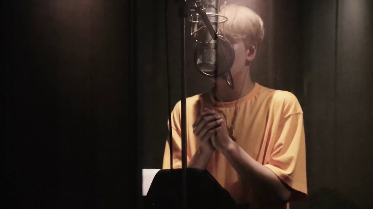In all these uncut recording behind #Haechan be like "what if.." "can I go back to.." "I think the first one is better.." "Should I.." and a lot of suggestions coming from HIM is literally a glimpse of  his bright future—producer and singer-song writer Lee Haechan.