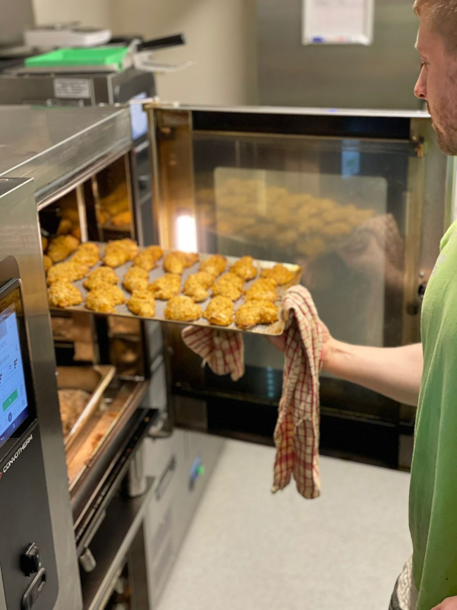 thenutribar's tweet photo. Get the best (air) fried chicken in town without the guilt at Nutri Bar!

🍗 3 NFC Dippers = 319 calories
🍗 5 NFC Dippers = 519 calories

Follow the link below to take a look at our BRAND NEW menu - order online, on your favourite food app, or pop in.

https://t.co/aGh5iWmYAD https://t.co/ZOJp9PPiOh