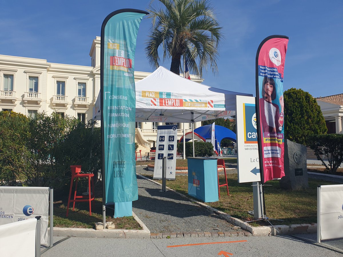 Elbaoudi4's tweet image. La Place de l'emploi s'invite à #Fréjus #PoleEmploi une belle journée qui commence sous le soleil et les propositions des partenaires #Ingeniería #missionlocaleestvar #esterelcotedazuragglomeration #aviecapemploi...et des employeurs #castorama #pressir #clj et bien d'autres 👍