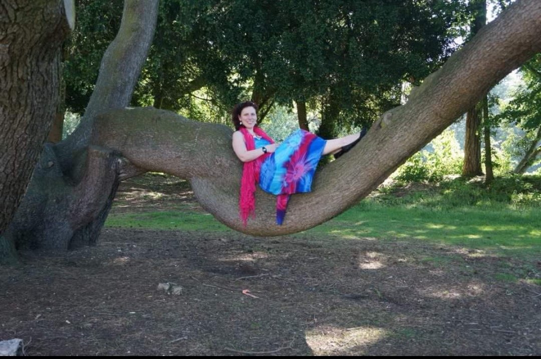 RevCBeckett's tweet photo. Reflecting on the idea of '#ThinSpaces' - places/experiences where the barrier between #earth & #heaven seems paper thin & encountering #God feels easiest. I find that up trees, on the beach, in music, at @greenbelt or on #Iona. How do we find/create this in digital space online? https://t.co/ddSWnRgRrl
