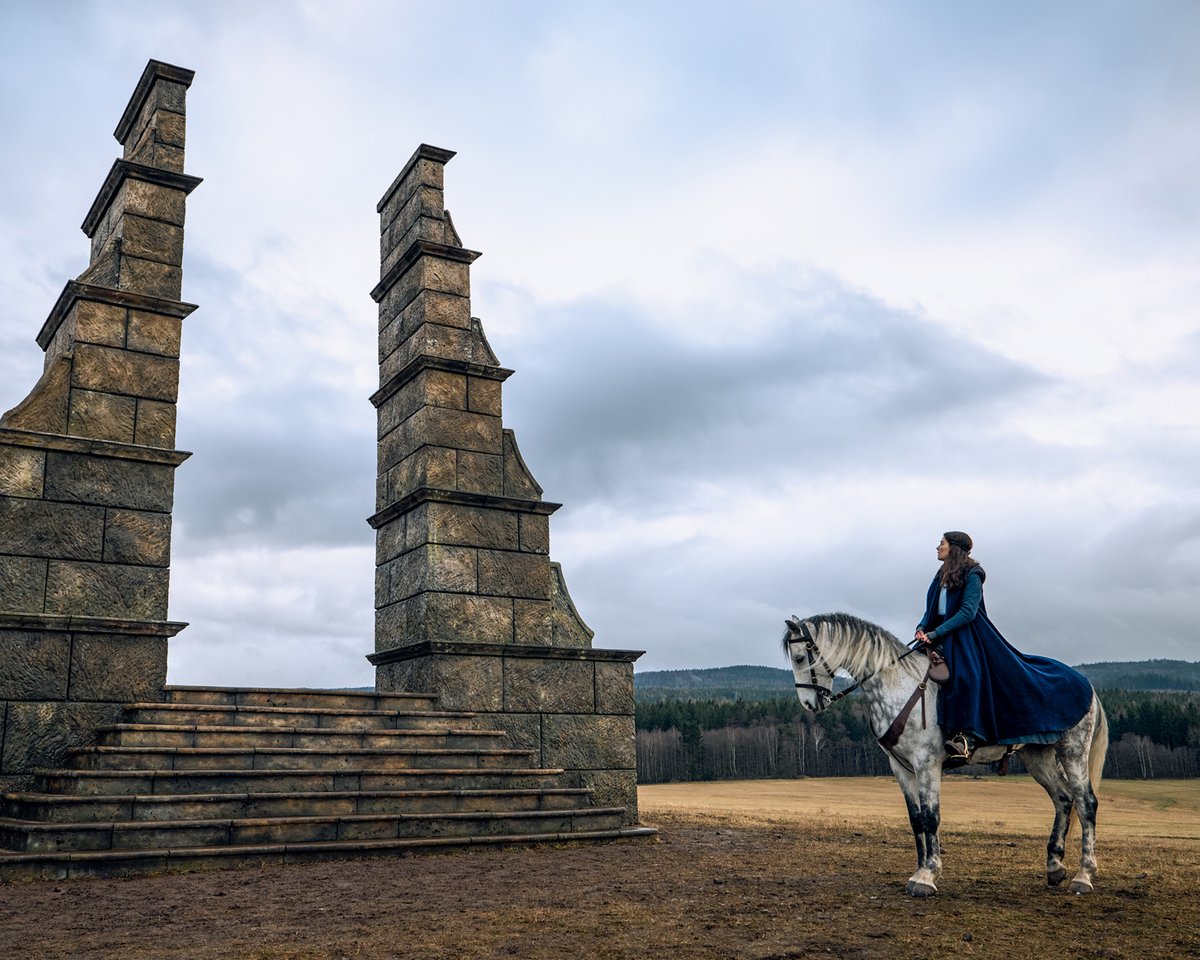 GQMagazine's tweet photo. Inside @TheWheelOfTime, Amazon’s huge gamble on the next Game of Thrones: https://t.co/FCeRCxGmC6 https://t.co/Z8UWJVeNhn