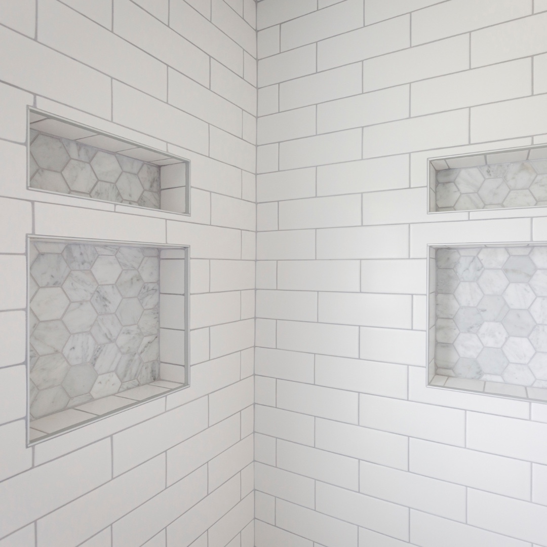 TheEnglishCont1's tweet photo. Our love for subway tile is strong. It's a favorite of The English Contractor customers\. We love it's versatility because there are so many ways to make this simple tile reflect each homeowner's own style. 

📷 @tsgcincinnati @rvp_photo https://t.co/hab4fcpXsR