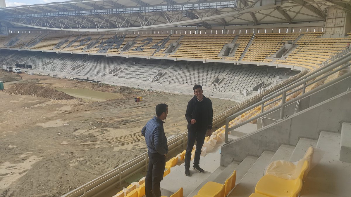 Daplast's tweet photo. Revisando la instalación de asientos CR4 en el nuevo Estadio del equipo⚽️@AEK_FC_OFFICIAL
#Atenas #Grecia junto a nuestro cliente #TsaoussoglouSA
✅Nuestro equipo técnico-comercial acompaña al cliente durante todas las fases del proyecto https://t.co/HbBmvZSp2q #Insitual #Daplast https://t.co/7Olb3rvUCR