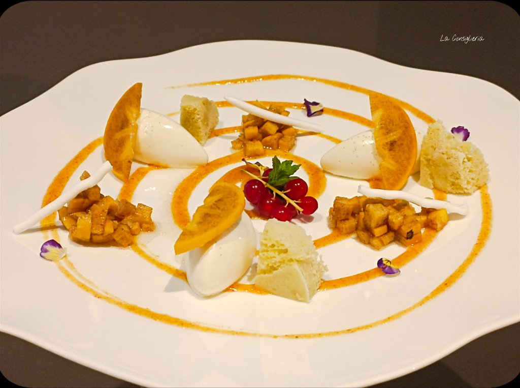 LaConsiglieria's tweet photo. .@madeinpompei 

...la volontà del #CosmoRestaurant di passare alla #storia si misura nell'eleganza dei suoi sapori Ravioli di scarola e crema di funghi; bistecca di zucca; cachi,vaniglia e zenzero
#bravi 

@OriettasRecipes @orsanelcarro @cibovagare @CiboNelPiatto @cibandosi https://t.co/yj0FzvwCbw