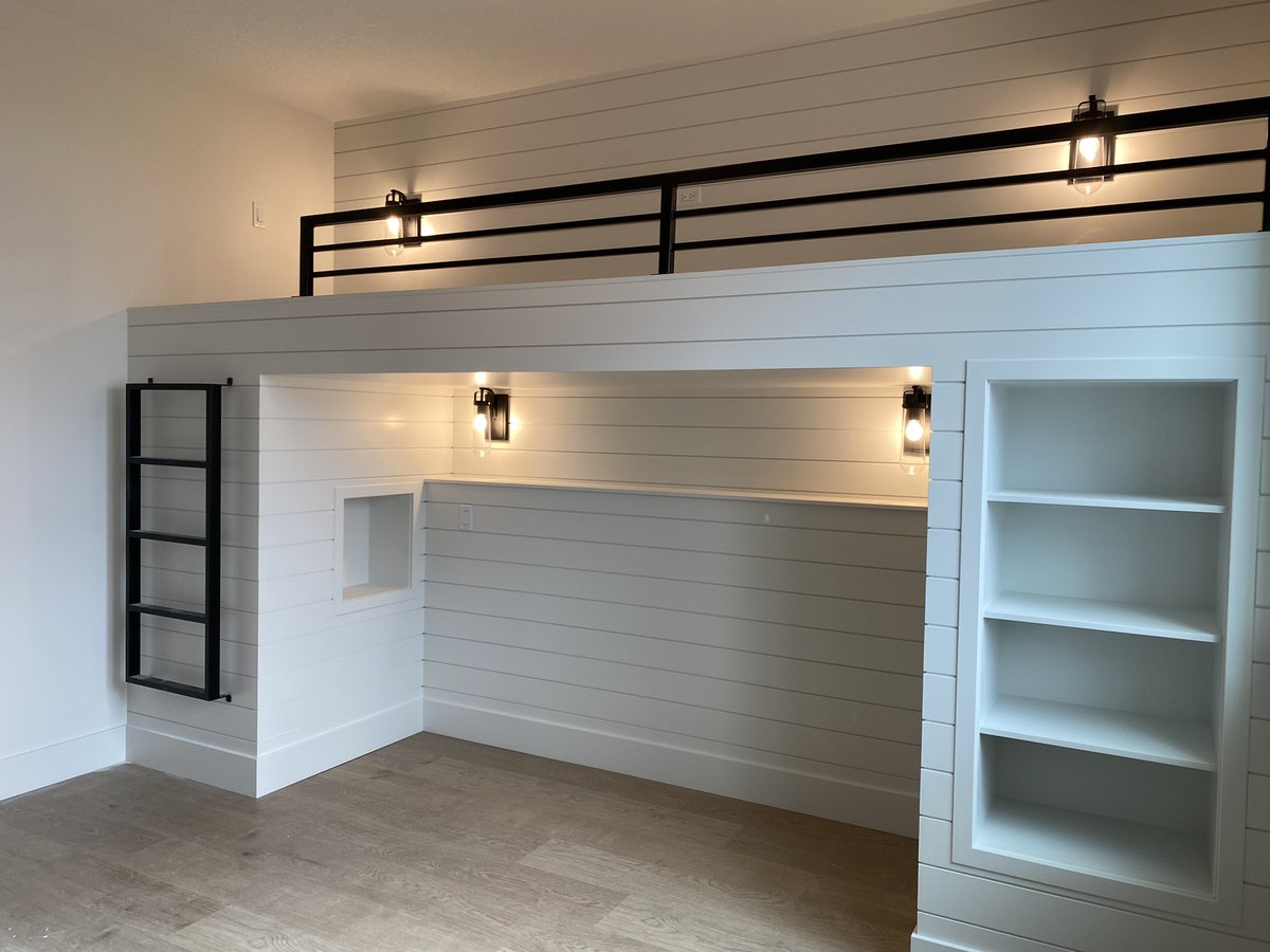 LarkaunHomes's tweet photo. Loving these bunk beds our team recently completed. When family and friends gather at the lake. Everyone will have a place to sleep. #wedoitall #larkaunatthelake https://t.co/cDIMilWhfa
