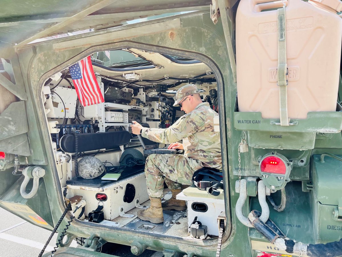 #TacticalTuesday: Toujours Pret! @PEOC3T & @DEVCOM_C5ISR have been working w/Germany-based @2dCavalryRegt the past year integrating Capability Set 21 (CS21) equipment into Stryker vehicles. 

#Modernization #Network #ArmyNetwork @USArmyEURAF @USArmy