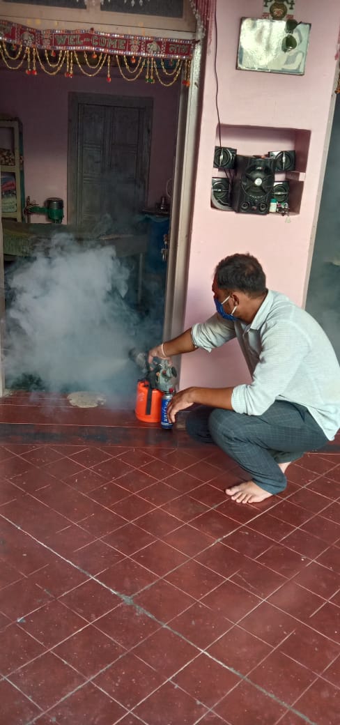 મલેરીઆ, ડેન્ગ્યૂ અને ચિકન ગુનિયા સામે લડત માટે ભાણવડ તાલુકાના રોજીવાડા ગામમાં આજરોજ સઘન પોરા નાશક કામગીરી તેમજ ફોગીંગ કરવામાં આવ્યું.
<a href="/COLLECTORDWK/">Collector Devbhumi Dwarka</a> @ddodevbdwarka <a href="/mdnhmgujarat/">Mission Director,National Health Mission,Gujarat</a> <a href="/JpShivahare/">JP Shivahare</a> <a href="/CMOGuj/">CMO Gujarat</a> <a href="/GujHealth/">Gujarat Health</a>