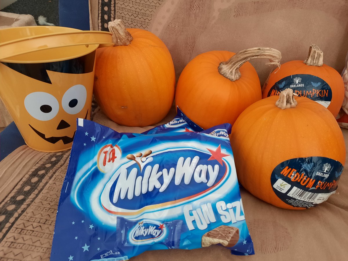 Geeta Chauhan (@geetachauhan16) on Twitter photo Busy getting the ward ready for Halloween ππ·π¦πββ¬ @WardBeechwood <a href="/AlyC2019/">Alyc</a> <a href="/ClaireTurvey/">Claire Turvey</a> <a href="/LPT_Activities/">LPT Meaningful Activities</a> <a href="/Staunts79/">Sarah Staunton</a> <a href="/LPTnhs/">Leicestershire Partnership NHS Trust</a> Busy getting the ward ready for Halloween ππ·π¦πββ¬ @WardBeechwood <a href="/AlyC2019/">Alyc</a> <a href="/ClaireTurvey/">Claire Turvey</a> <a href="/LPT_Activities/">LPT Meaningful Activities</a> <a href="/Staunts79/">Sarah Staunton</a> <a href="/LPTnhs/">Leicestershire Partnership NHS Trust</a>