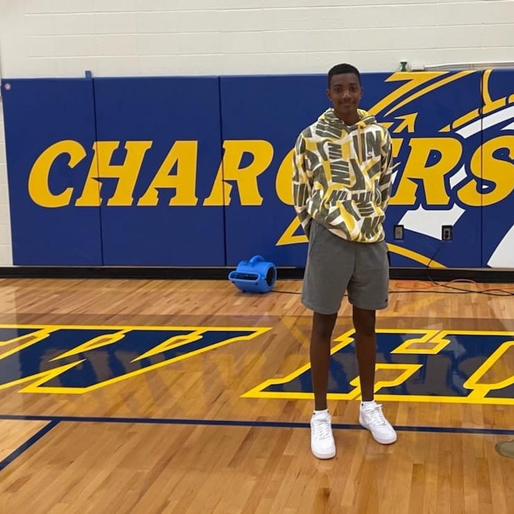 PureBBallAAU's tweet photo. Pure Basketball's Isaiah Honis 6"4 2022 went on an unofficial visit to University of New Haven Saturday. New Haven has been showing interest in the SG since this Summer. #purebasketballnjnyc #purebasketball #d1prospect #d2prospect https://t.co/xAeUmJ0ctt