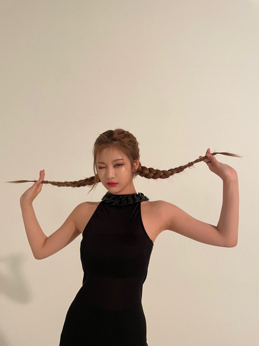 beomkyutie's tweet photo. she’s never touched snow app and i respect her for it https://t.co/4ORtk7lEzL