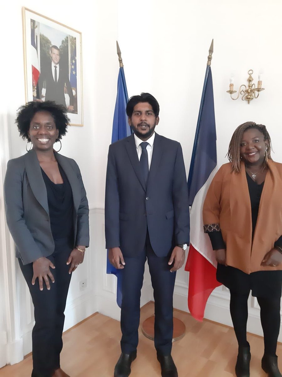 MaryseProject's tweet photo. News de la #team Maryse ! Sophie @SofLubin la présidente et Isabelle @zazaones la responsable Comm' ont rencontré  Messieurs Mael Disa-Vingataramin et Faridy ATTOUMANE de la Délégation interministérielle pour l'égalité des chances des Français d'outre-mer @ultramarins 1/2👇🏾 https://t.co/OilRgK2zDV