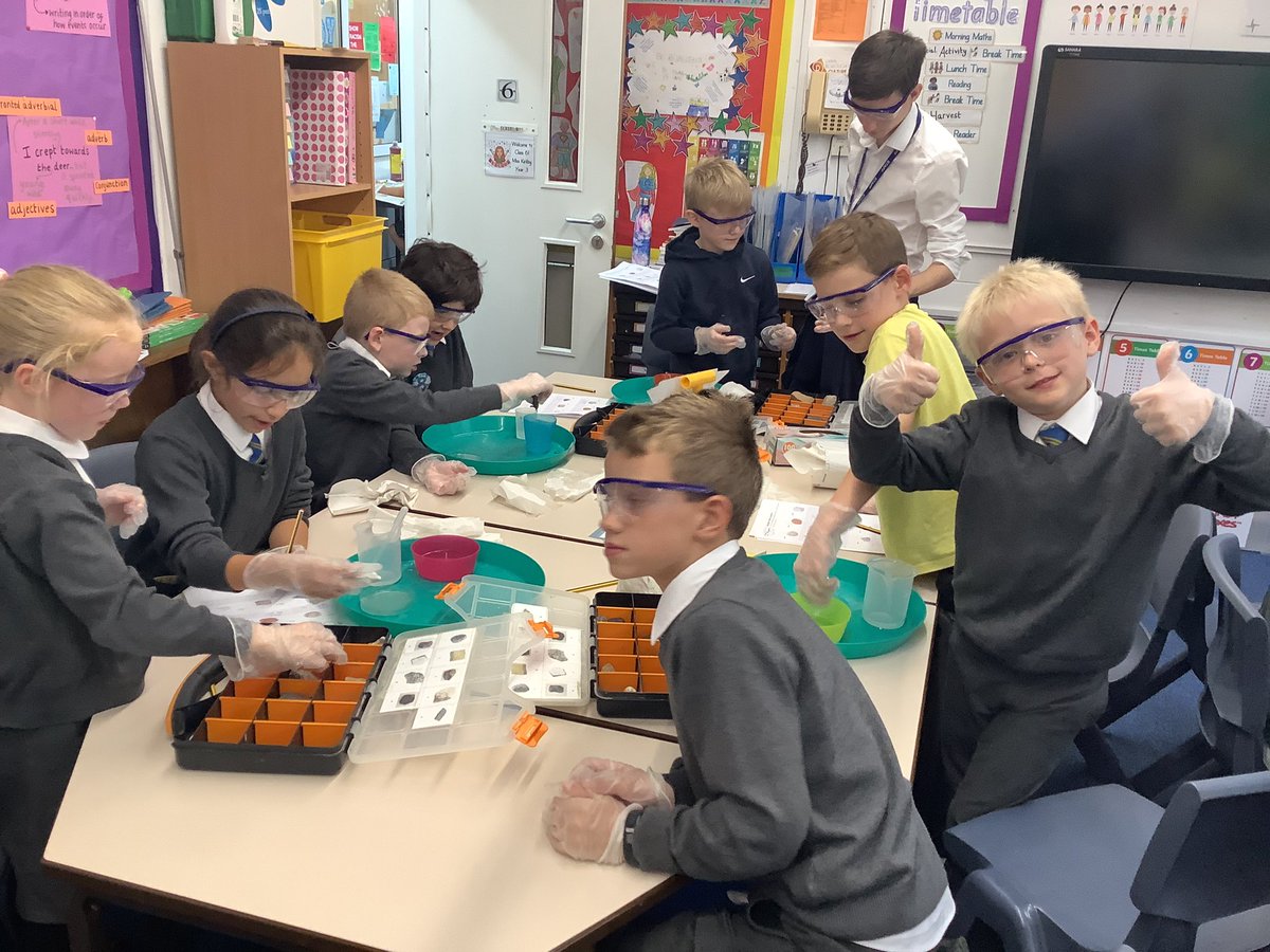StBridgetsCofE's tweet photo. Class 6 in Y3 had an amazing morning investigating the different properties of Rocks with #hiimpact π¬π₯Όπͺ¨π https://t.co/VhH33sXQ5N