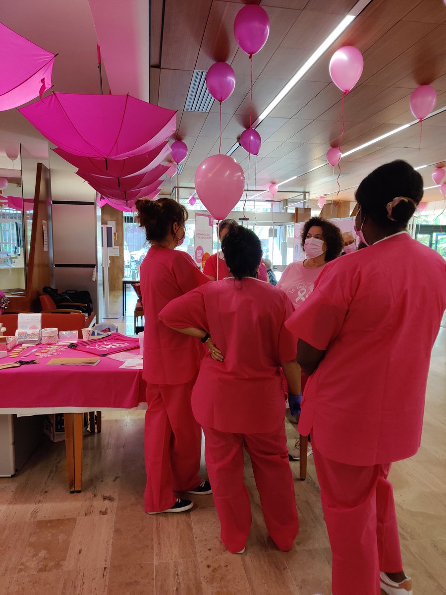 HopLaPorteVerte's tweet photo. Accrochez votre ruban 🎀 rose et venez parlez prévention et dépistage du #CancerDuSein @HopLaPorteVerte avec @LigueComite78 et @CRCDC_IDF https://t.co/k85aVi75q6