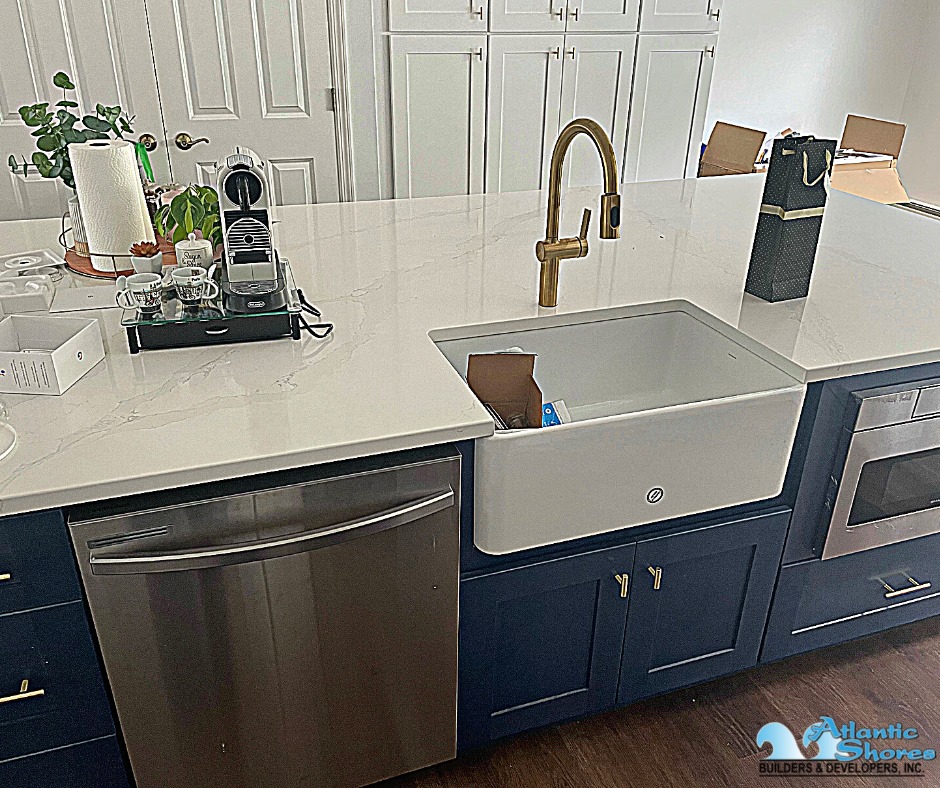 atlanticsbdinc's tweet photo. Take a look at this renovated kitchen we did in NorthPort, NY to have design ideas to try for a functional and elegant kitchen. If you need help in making your dream kitchen design, just contact Atlantic Shores Builders and Developers at 631-754-0023 or DM us on Facebook or Insta https://t.co/O9yulkZGBz