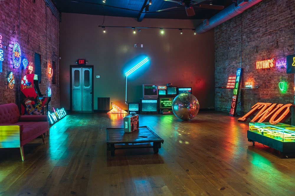 the_donniedarko's tweet photo. Atlanta photographers, models, nerds, humans. Have y’all booked this space yet?
https://t.co/xywA15mQ9H
#futurism #cinema #film #neonvibes #agameoftones #atlantaphotographer #neon #atlmodels #atlantastudio #peerspace #peerspaceatlanta #madeinpeerspace #lumehousestudio https://t.co/VAIiBNCF93