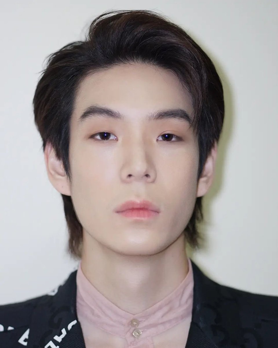 สุดหล่อออ ว่าแต่มีงานอะไรนะ👀✨

📸: prieo
#JAYLERR
#NadaoArtist