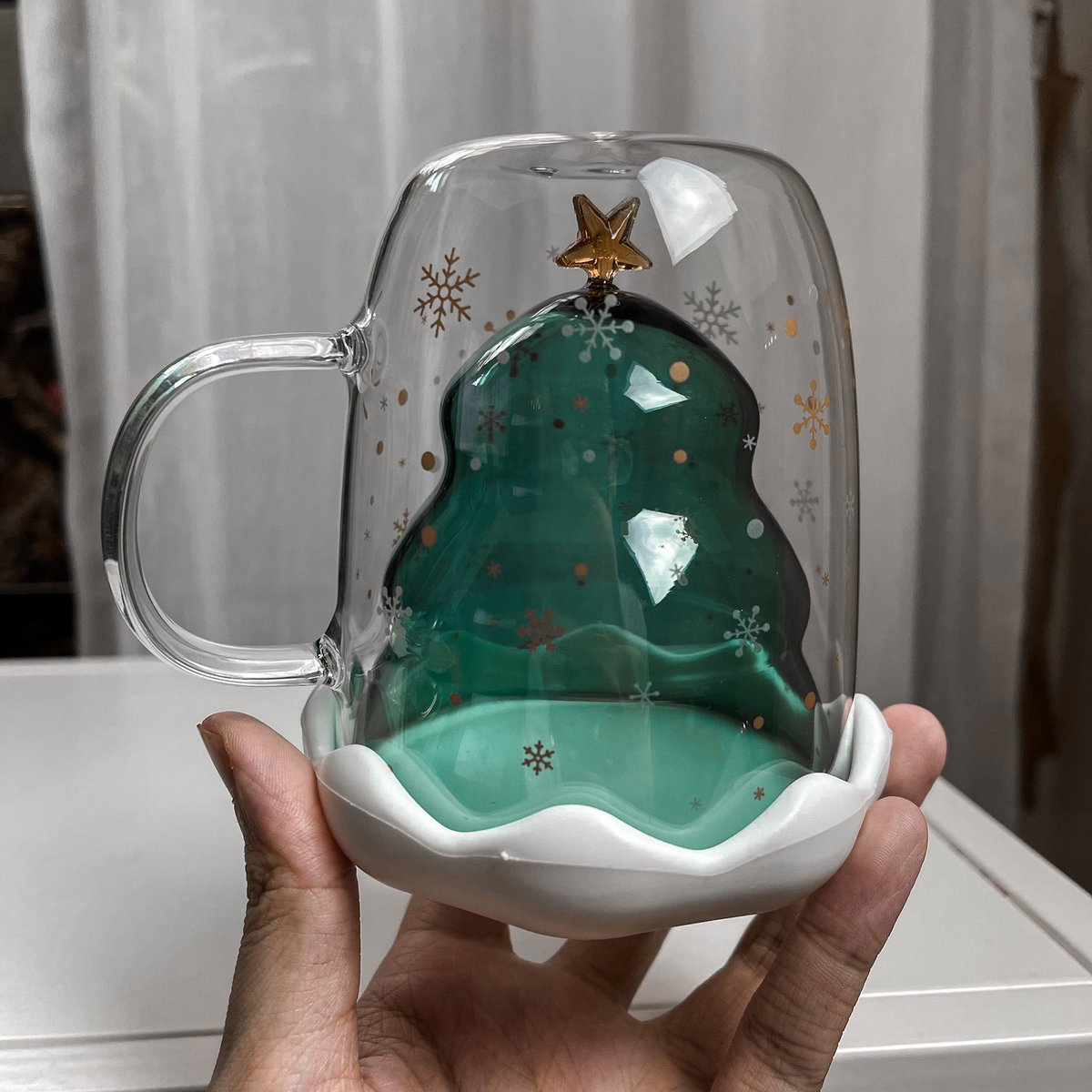 ใครไหวไปก่อนเลยมึง กุไม่ไหวว คือเห็นว่าลดราคาไม่ได้อิสัด 555555555 อีก10วีควันคริสมาสแล้ว ขอยาดป้ายยาของขวัญสุดปุ้กปิ้ก ;-;