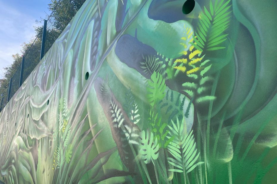 nicerendezvous's tweet photo. ⚫️ "Villeneuve-Loubet : les résidents d'Ehpad participent à la création d'une fresque de street art" 👊😎💪
↪️ https://t.co/Gb8kEiuOzS - @F3cotedazur - #StreetArt #VilleneuveLoubet #AlpesMaritimes #Ehpad06 #Solidarite06 #Azureens #NRDV https://t.co/gylWYT58d6