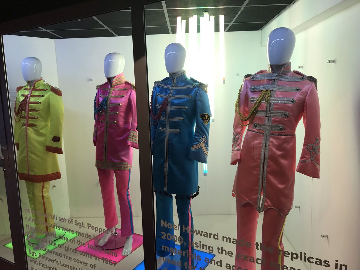martindkennedy's tweet photo. Which outfit shall I go for today? 🤘🏻🎸
#20yrsagotoday #thebeatlesstory #colourchoice #decisions https://t.co/pktqZ5oCnj