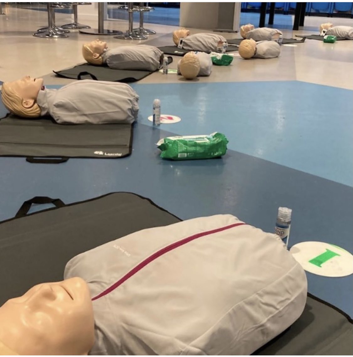 FcMoston's tweet photo. Thanks to @Manchester_FA for last nights basic life support and AED awareness training in partnership with @NWAmbulance and @ManCity also supplying the club with a defibrillator. We hope we never have to use it but feel safe knowing we have one. https://t.co/i0xslWCkcL
