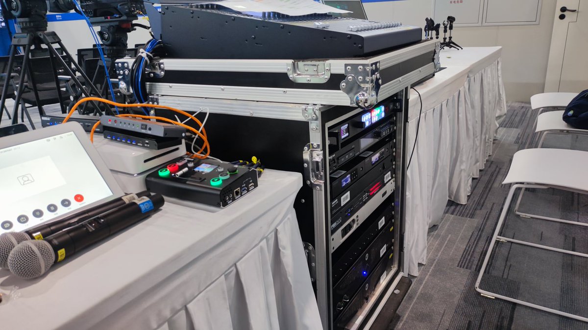 naomisu10's tweet photo. Hey Dear friend, our demo room is ready! Contact me to book a Live Streaming Demo for mini pro + TAO 1 pro + PTZ Camera. Welcome to register and join our upcoming webinar
#minipro #配信スイッチャー #Livestream 
https://t.co/Ka4JvJxkA6 https://t.co/E96DwOlNfR