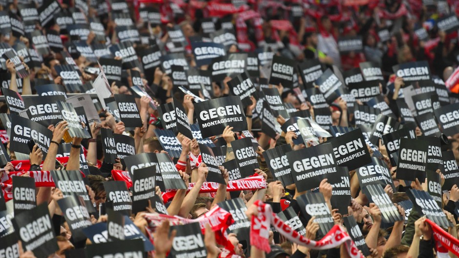fcunion_es's tweet photo. En Alemania ya se consiguió, ahora la batalla se libra en La Liga con pancartas como la de @Iraultza1921 ayer

¡No al fútbol los lunes! 🙌 https://t.co/P6xGC33iKr