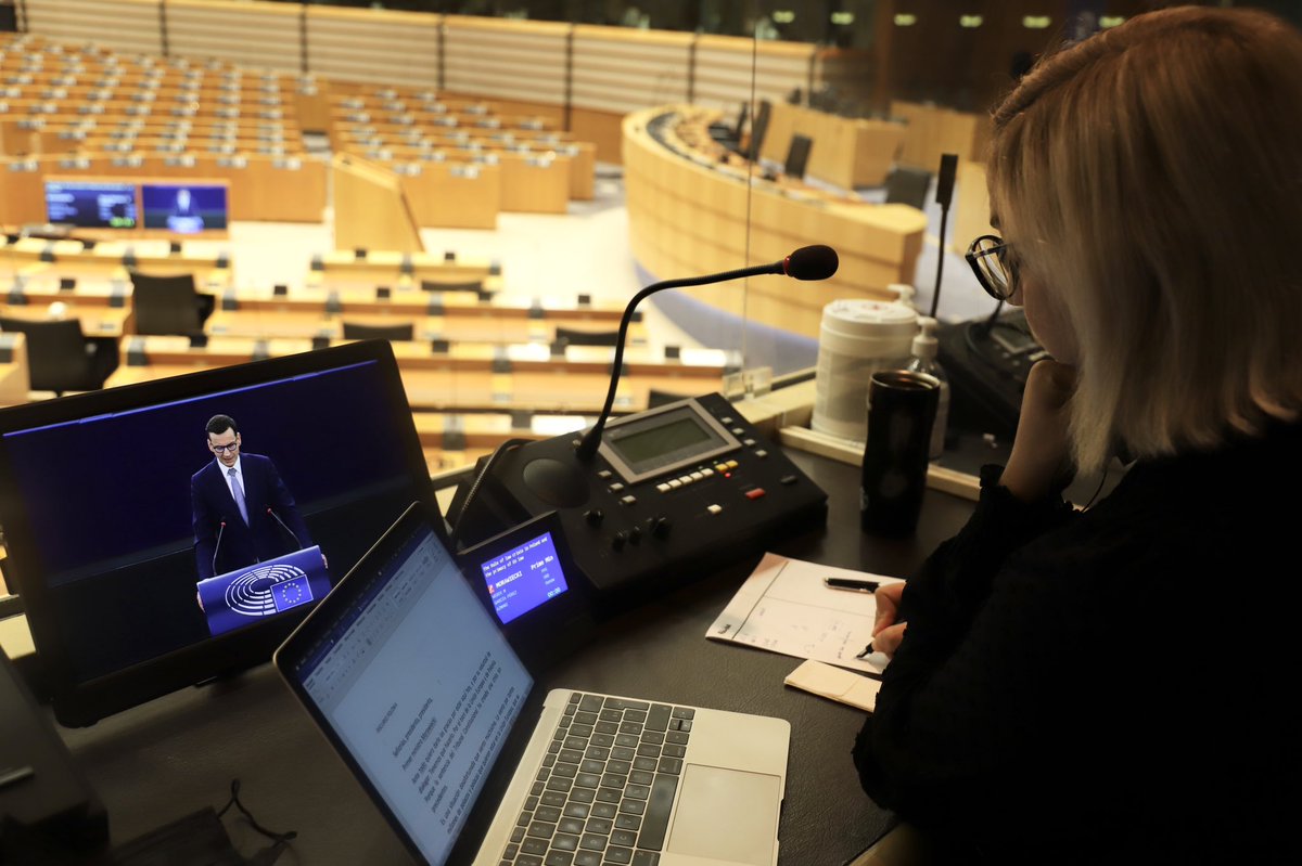 EP_Interpreters's tweet photo. 🔴 LIVE #EPlenary - the #RuleOfLaw crisis in Poland 🇵🇱 and the primacy of EU law. 
Follow in any of the official languages of the EU 👇
https://t.co/dN0oz6EO6k 

#1nt #InterpretingForEurope
#PoweredByDGLINC  

@EU_Commission @vonderleyen  @MorawieckiM @AWalterDrop https://t.co/ZDedkGOO7Y