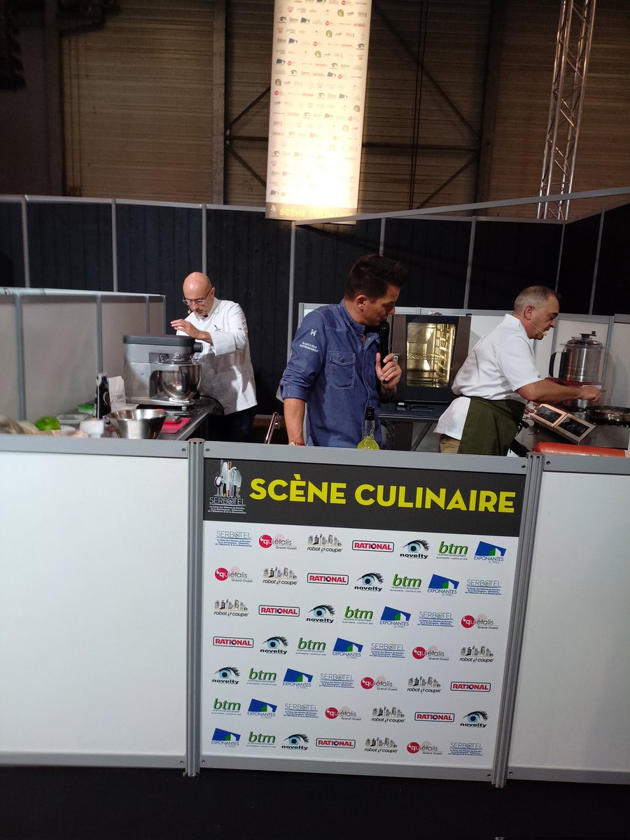 Yannick strottner et Lulu vélo cuisine la composition d'un panier trouvé sur le salon