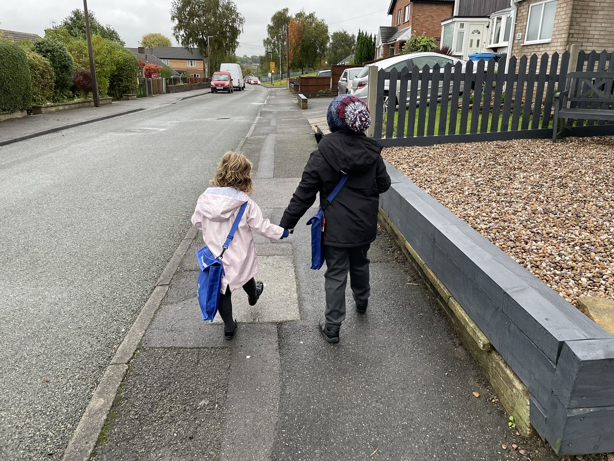 Katielou85's tweet photo. #trafficfreethrsday
@MrsGardnerLW @LadywoodKH @MissMWatkins1 @MissRobinsonLW @Be_Travel_Smart #embarkfed https://t.co/UmVqm4lKYT