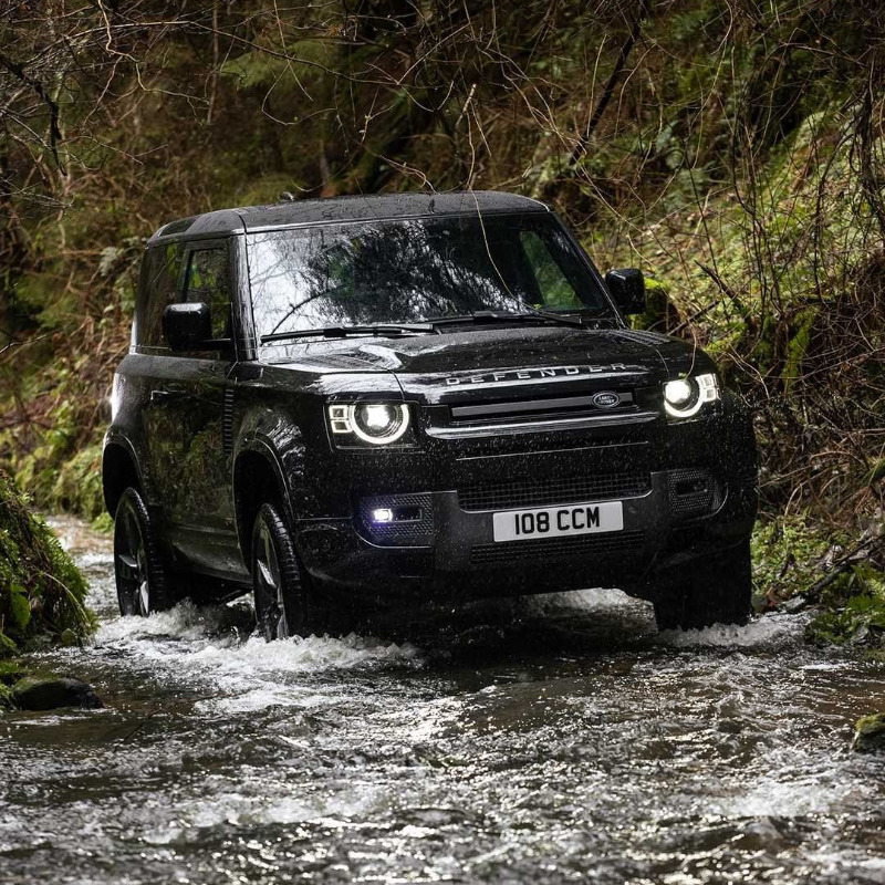 LandRover_Ke's tweet photo. Go with the flow on your next adventure. The unique combination of performance and capability available with the new #Defender 90 gives you the off-road control to take your journeys beyond the norm. Learn more: https://t.co/e2lDnNOA8g 

#LandRoverKenya #DefenderKe #InchcapeKenya https://t.co/U2bzKFUvJK