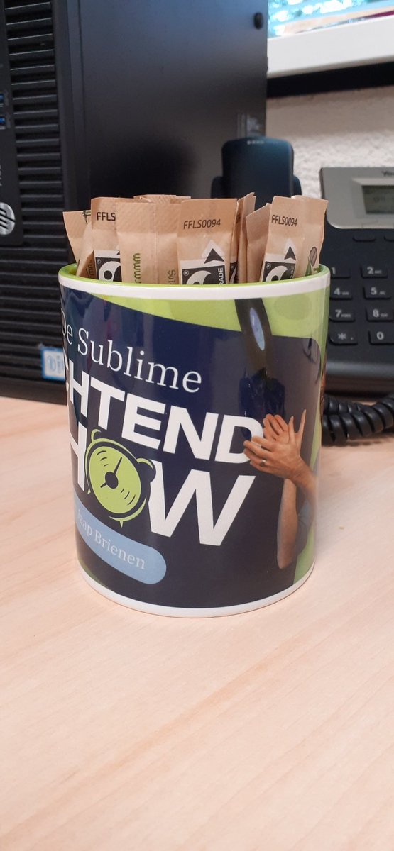 Vriesjes38's tweet photo. @jaapbrienen hij staat op mijn bureau met suikerzakjes erin! Groeten, René https://t.co/NrI6GqIFQH