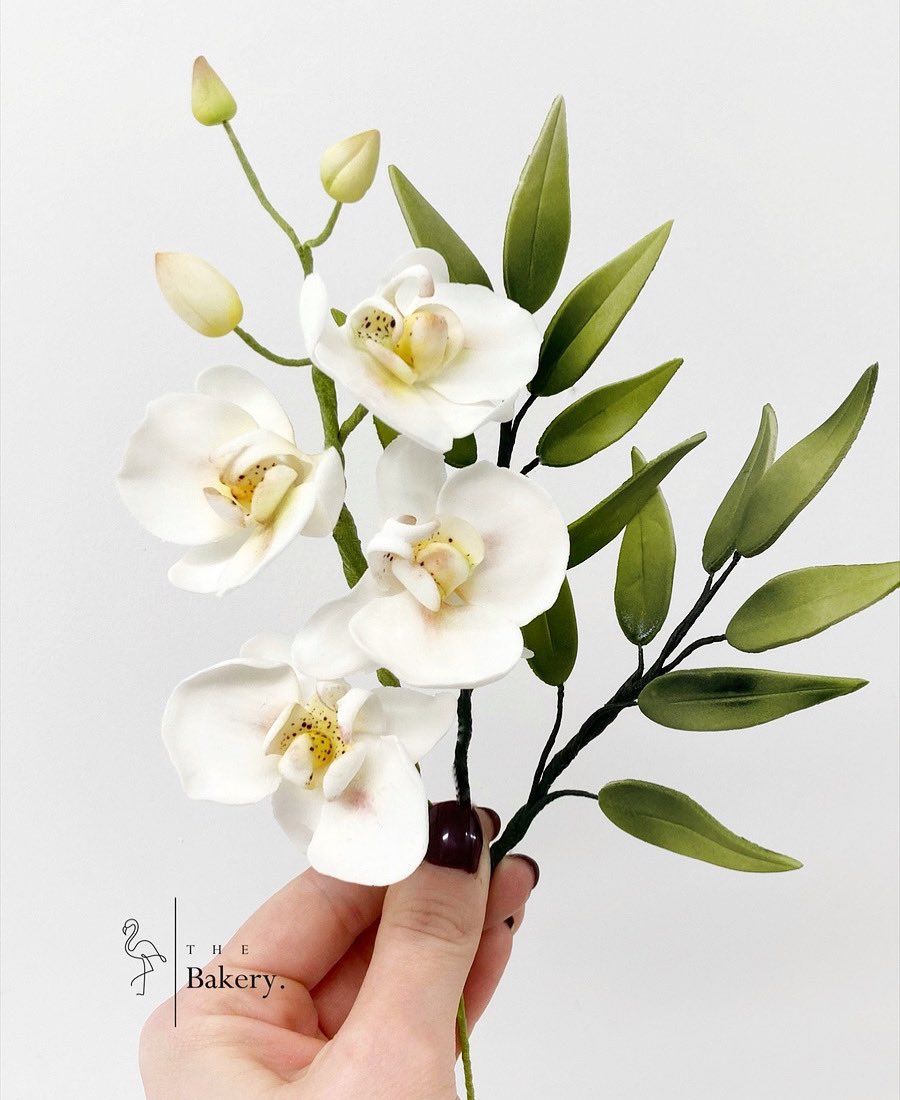 Classic elegance was the theme of this recent #weddingcake we created for our couple who got married at <a href="/swintonestate/">Swinton Estate</a> on 9th October. Compete with #sugarorchids to match the brides bouquet!